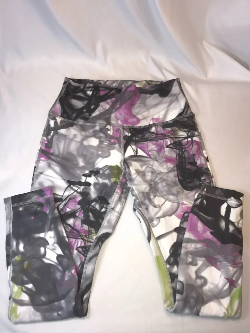 Lululemon Wunder Train Women's Size 8 Tight Leggings Pocket at Waist 25